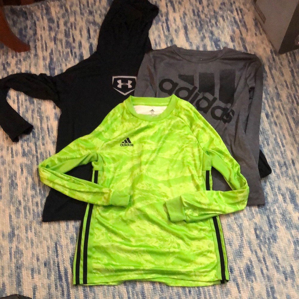 Adidas/Under Armour long sleeve bundle size M EUC